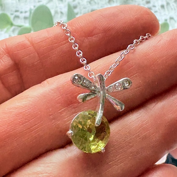 Avon Jewelry - Avon Dragonfly Necklace Green Crystal Rhinestone Silver Tone Pendant 18" N23